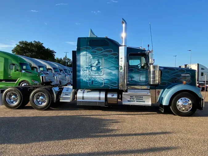2021 Kenworth W900L