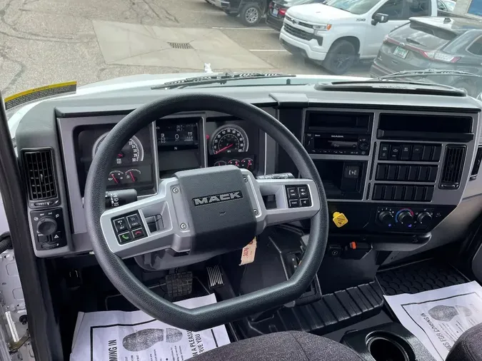 2026 MACK MD MD6