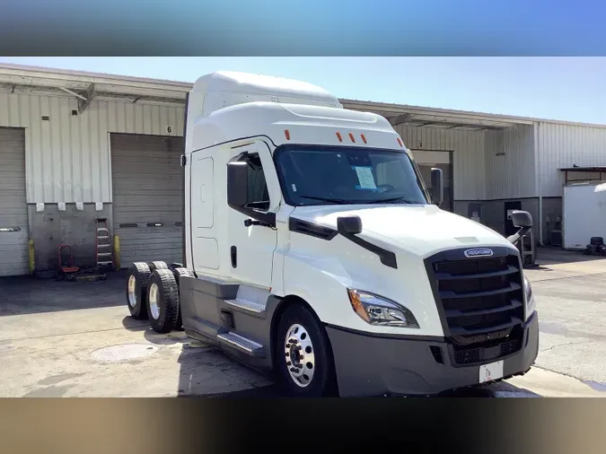 2021 Freightliner Cascadia29d008097baae6666236552bb31be738