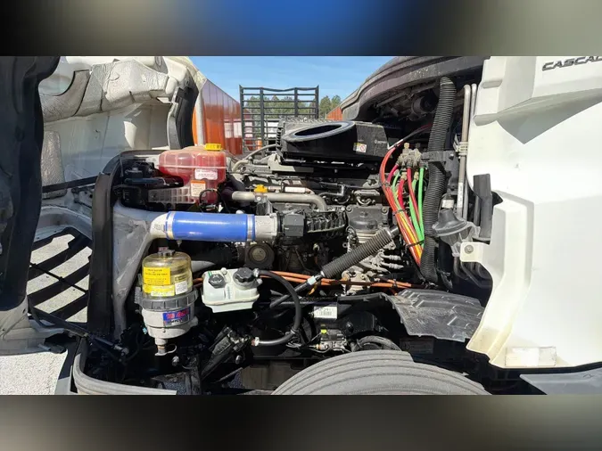 2021 Freightliner Cascadia 126