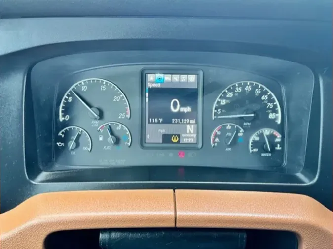 2023 Freightliner Cascadia 126