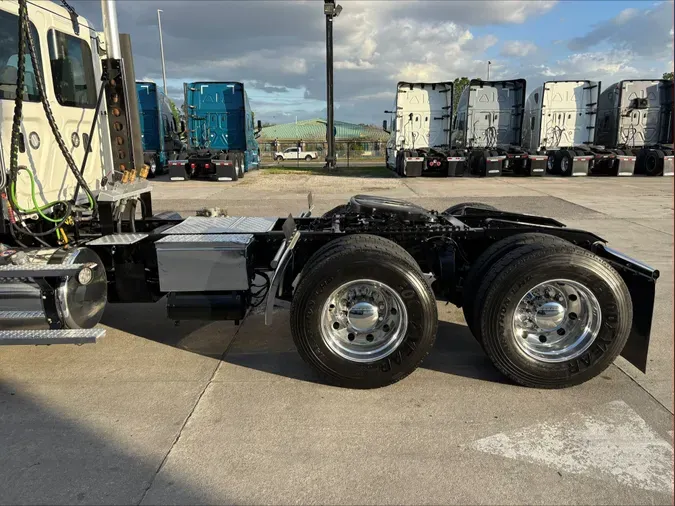 2022 Freightliner Cascadia 126