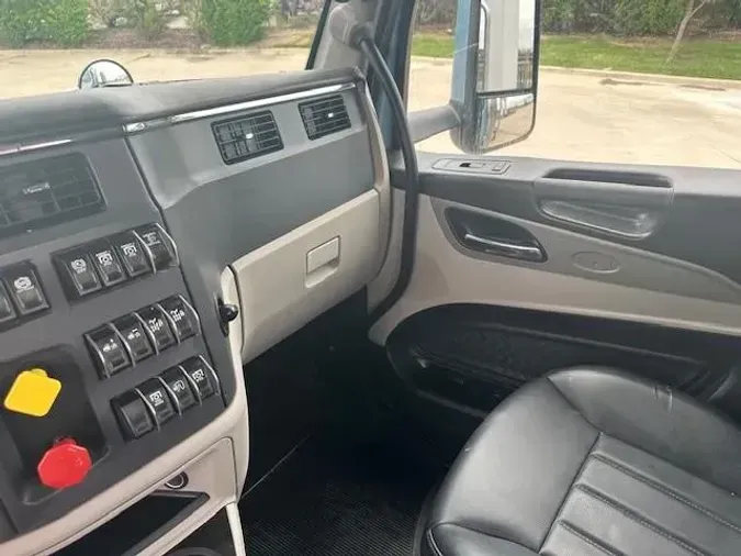 2022 Peterbilt 567
