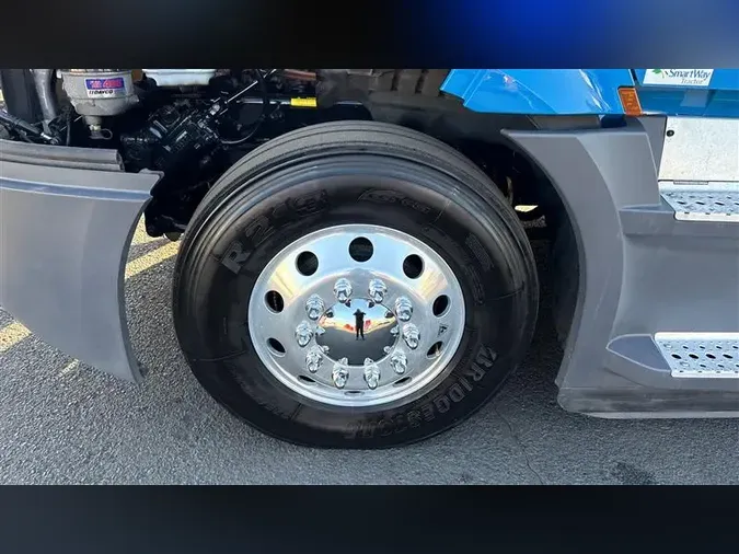 2022 FREIGHTLINER CA126