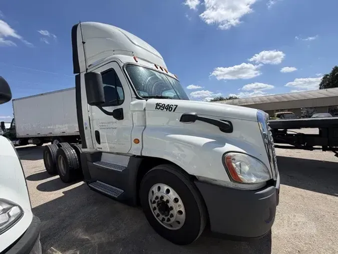 2015 FREIGHTLINER CASCADIA 12529e0dfd664e8de637d94b844c73e75b9