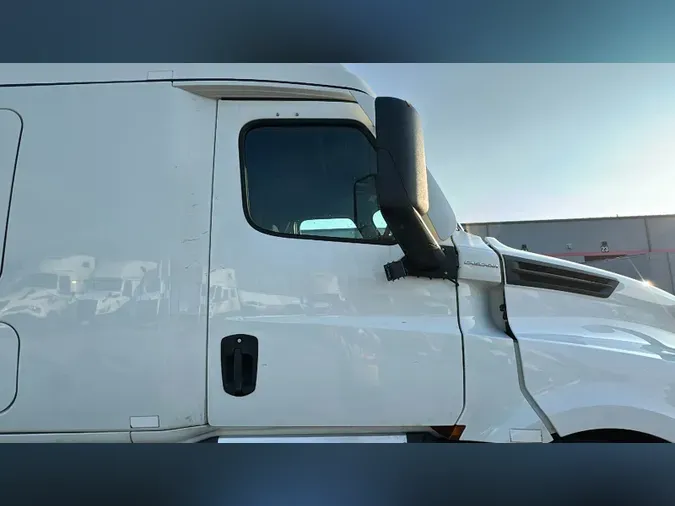 2022 Freightliner Cascadia 126