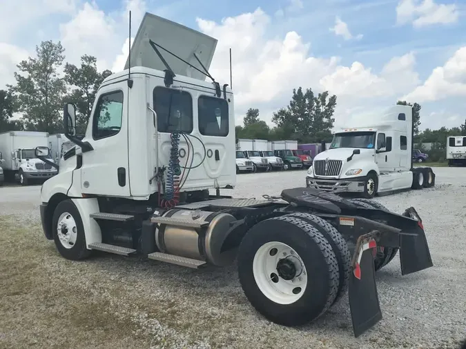 2020 FREIGHTLINER/MERCEDES NEW CASCADIA 12629e57428d02b170fd0b7b2722b8c18a2