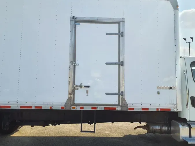 2018 FREIGHTLINER M2 106