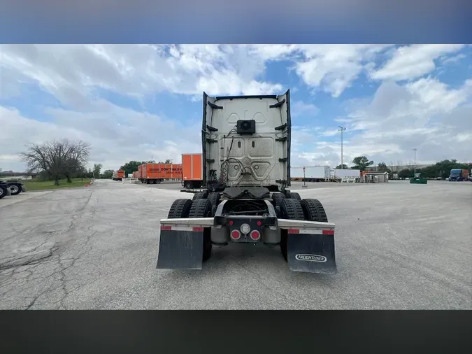 2023 Freightliner Cascadia 126
