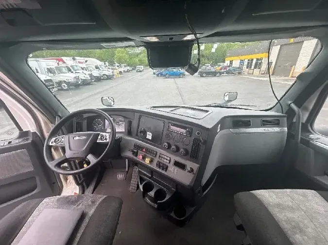 2022 FREIGHTLINER Cascadia 12629e6d0d9f4298c1efda5037aa4481a7f