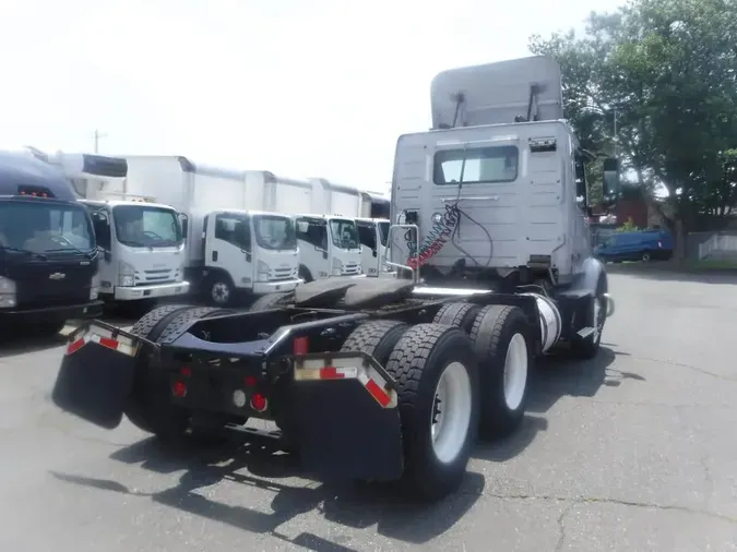 2019 VOLVO VNL