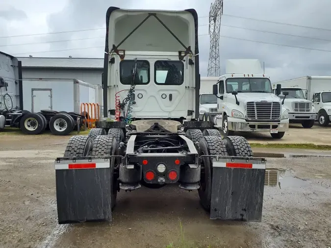 2019 FREIGHTLINER NEW CASCADIA PX12664