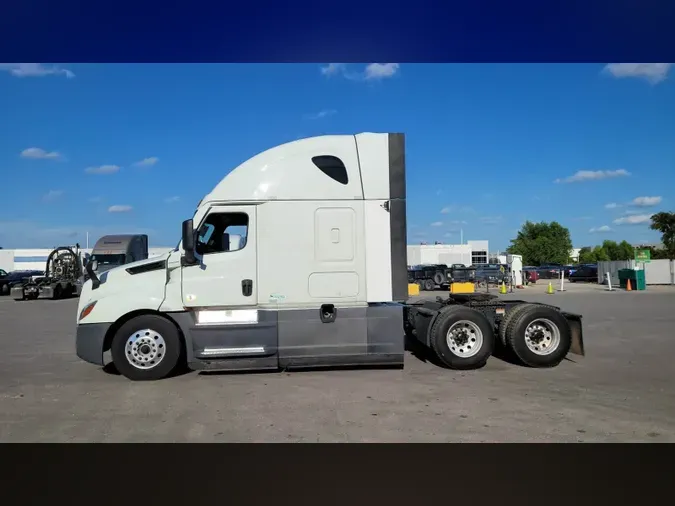 2022 Freightliner Cascadia 126