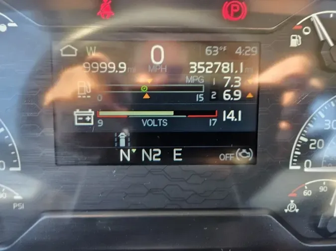 2020 VOLVO VNR64T300