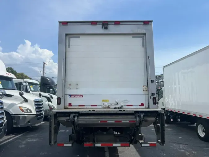 2018 FREIGHTLINER M2 106