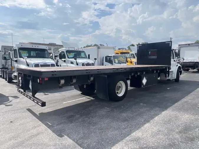 2017 FREIGHTLINER M2 106