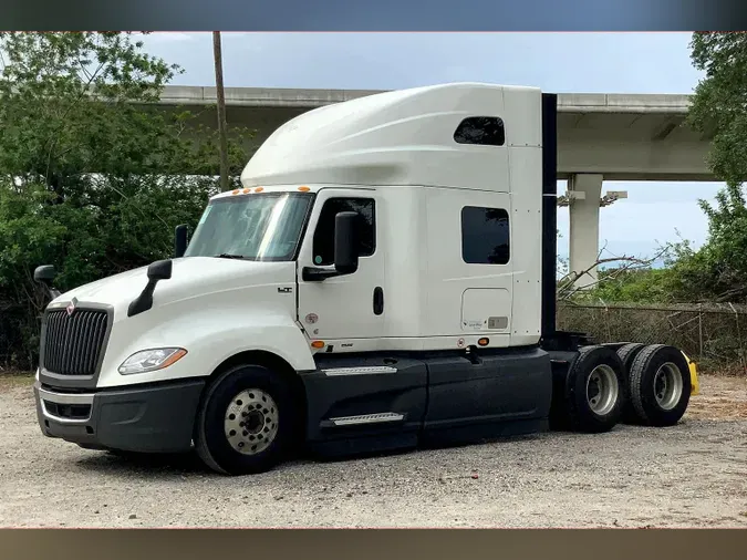 2022 INT LT625 6x4