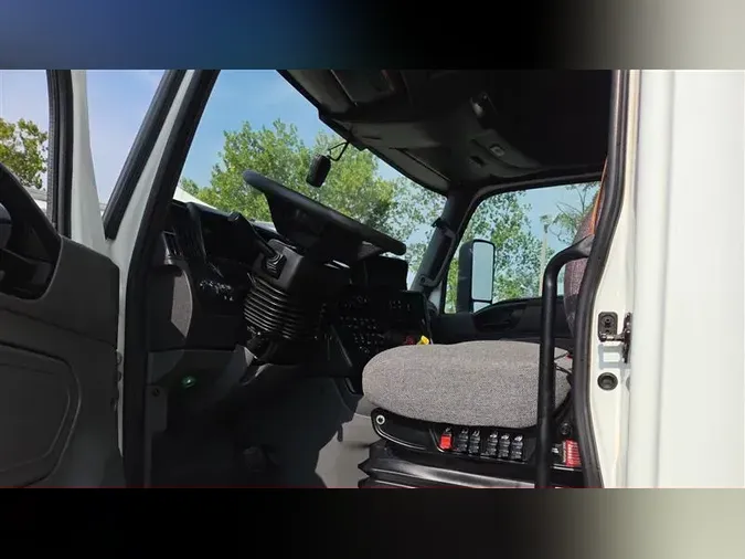 2022 INTERNATIONAL LT625