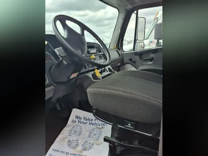 2016 FREIGHTLINER/MERCEDES M2 1062a02d5f2aec9ca4d4c2b1b786a8ef0ef