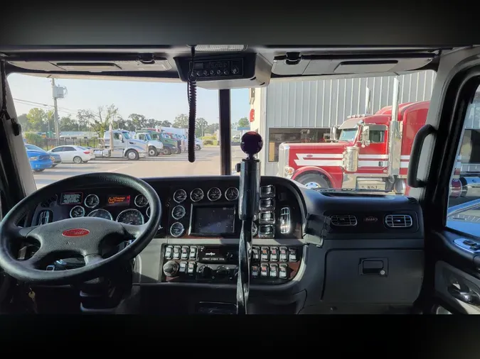 2020 Peterbilt 389