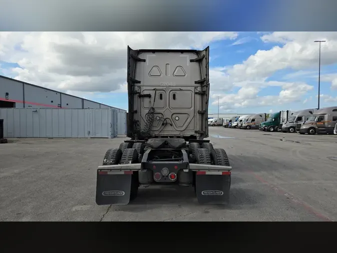 2024 Freightliner Cascadia 1262a0db6a8a18100db718e6c8f59553547