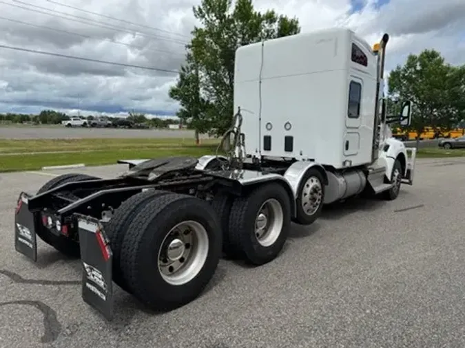 2022 Kenworth T880