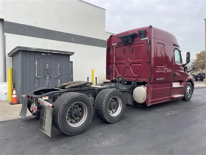 2019 FREIGHTLINER CA126