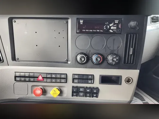 2020 FREIGHTLINER CA126
