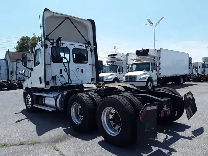 2021 FREIGHTLINER/MERCEDES CASCADIA PX11664ST