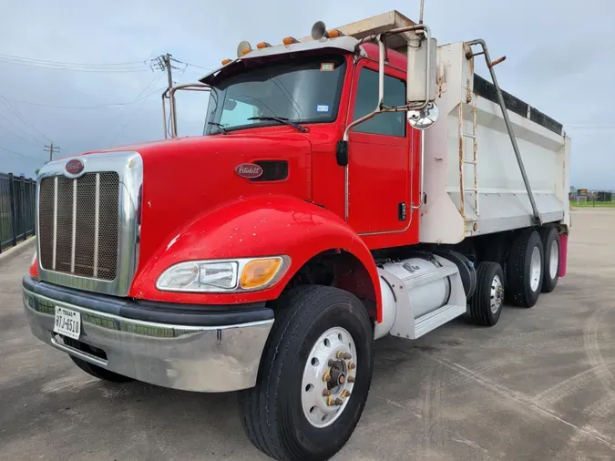 2017 Peterbilt 348