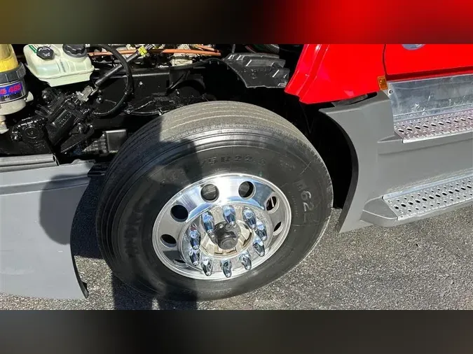 2021 FREIGHTLINER CA126