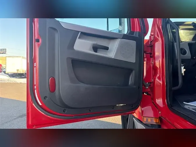 2022 FREIGHTLINER CA126