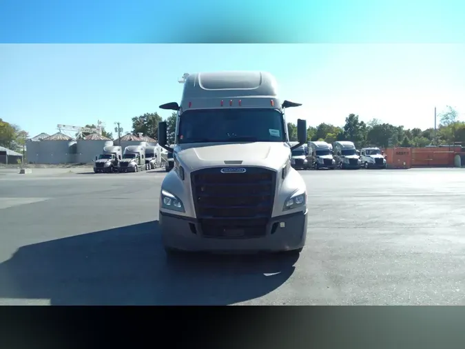 2025 Freightliner Cascadia 126