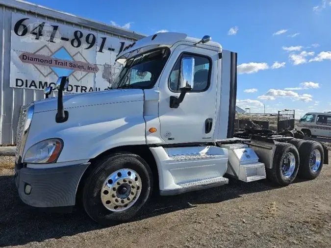 2011 FREIGHTLINER CASCADIA 125
