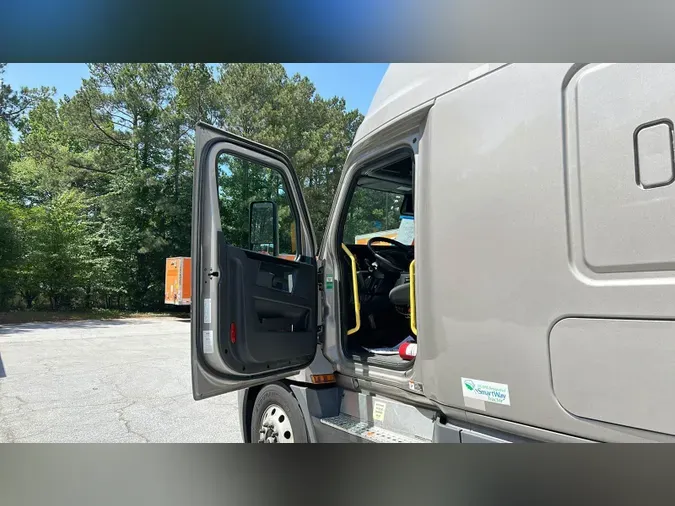 2024 Freightliner Cascadia