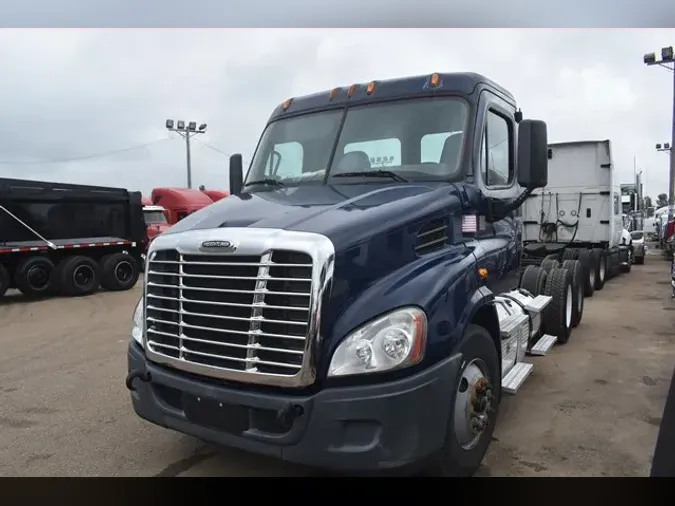 2015 FREIGHTLINER CASCADIA 113