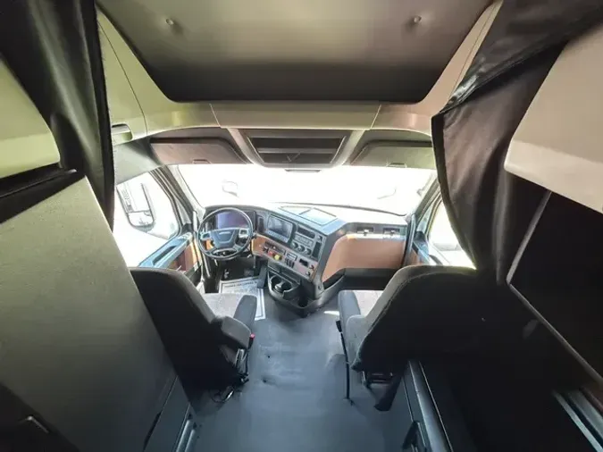 2022 FREIGHTLINER CASCADIA