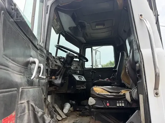 1997 MACK RD688S2a26e237407183ba518f02109a32a4c9