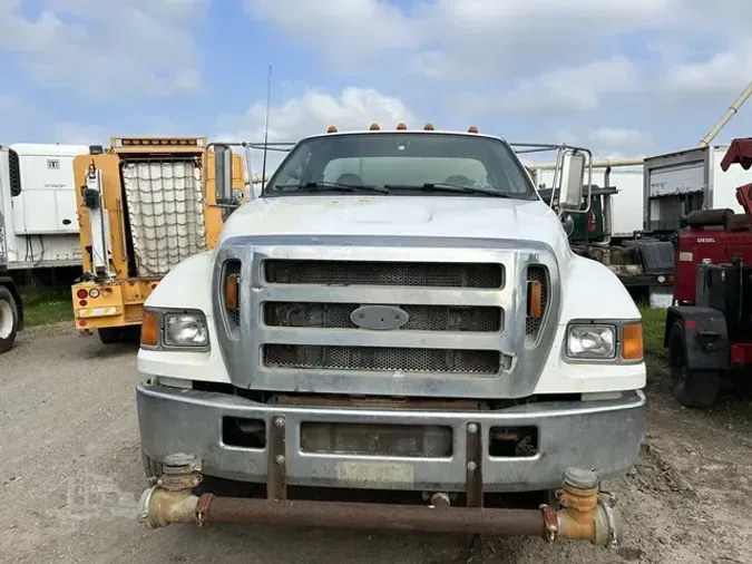 2005 FORD F750 SD