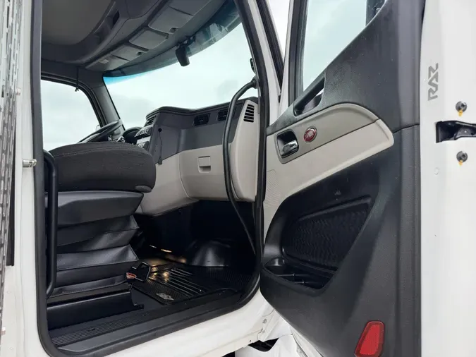 2023 Peterbilt 567