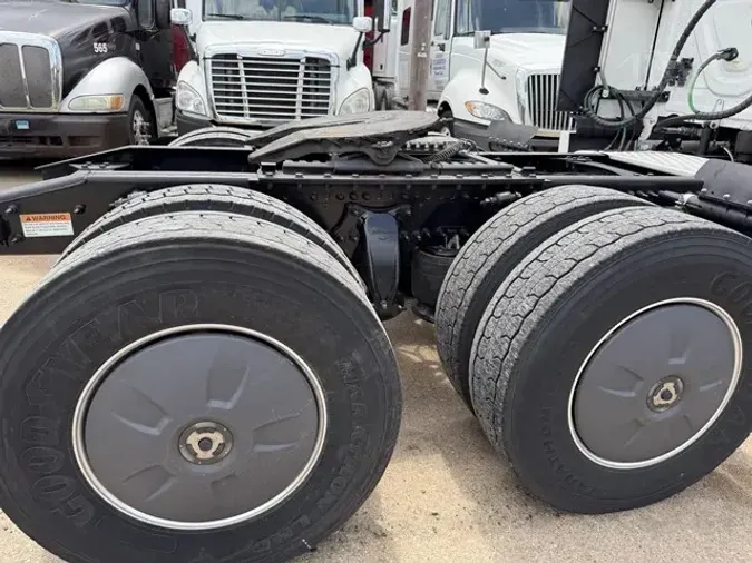 2021 FREIGHTLINER CASCADIA 126