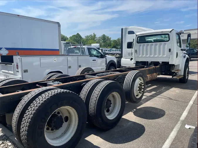 2020 Freightliner Business Class M2 106