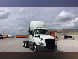 2019 Freightliner Cascadia 126
