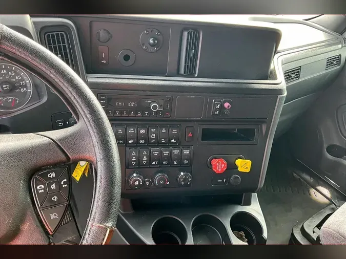 2023 INT LT625 6X42a342233430bd618d0a26d7e61132312