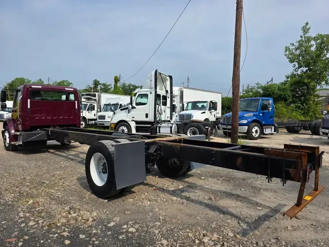 2019 FREIGHTLINER M2 106