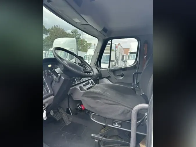 2020 FREIGHTLINER/MERCEDES M2 106