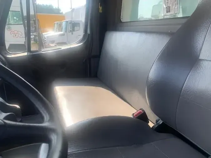 2021 Freightliner Business Class M2 106