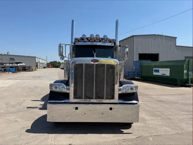 2022 Peterbilt 389