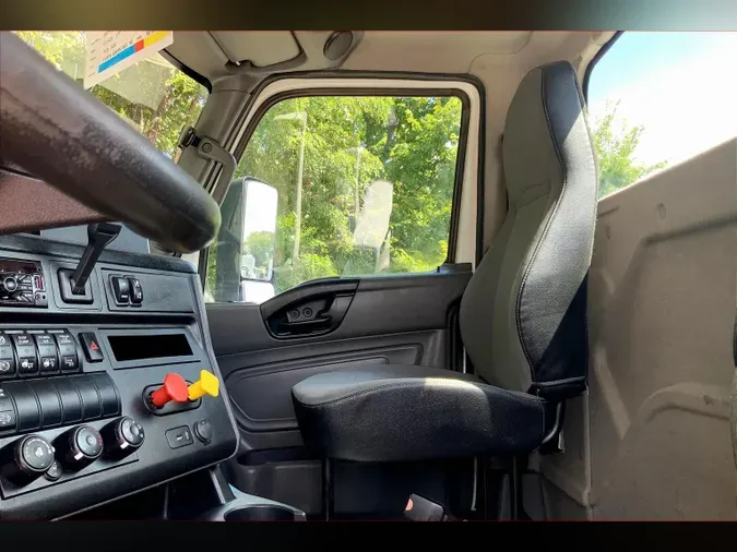 2019 INT LT625 6x4