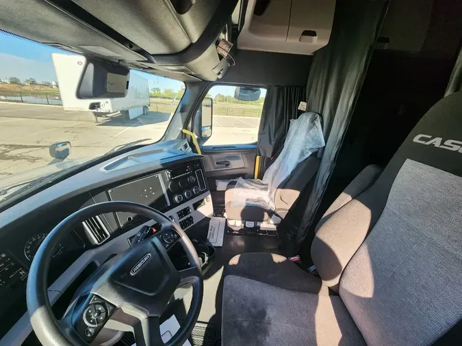 2025 FREIGHTLINER Cascadia 126